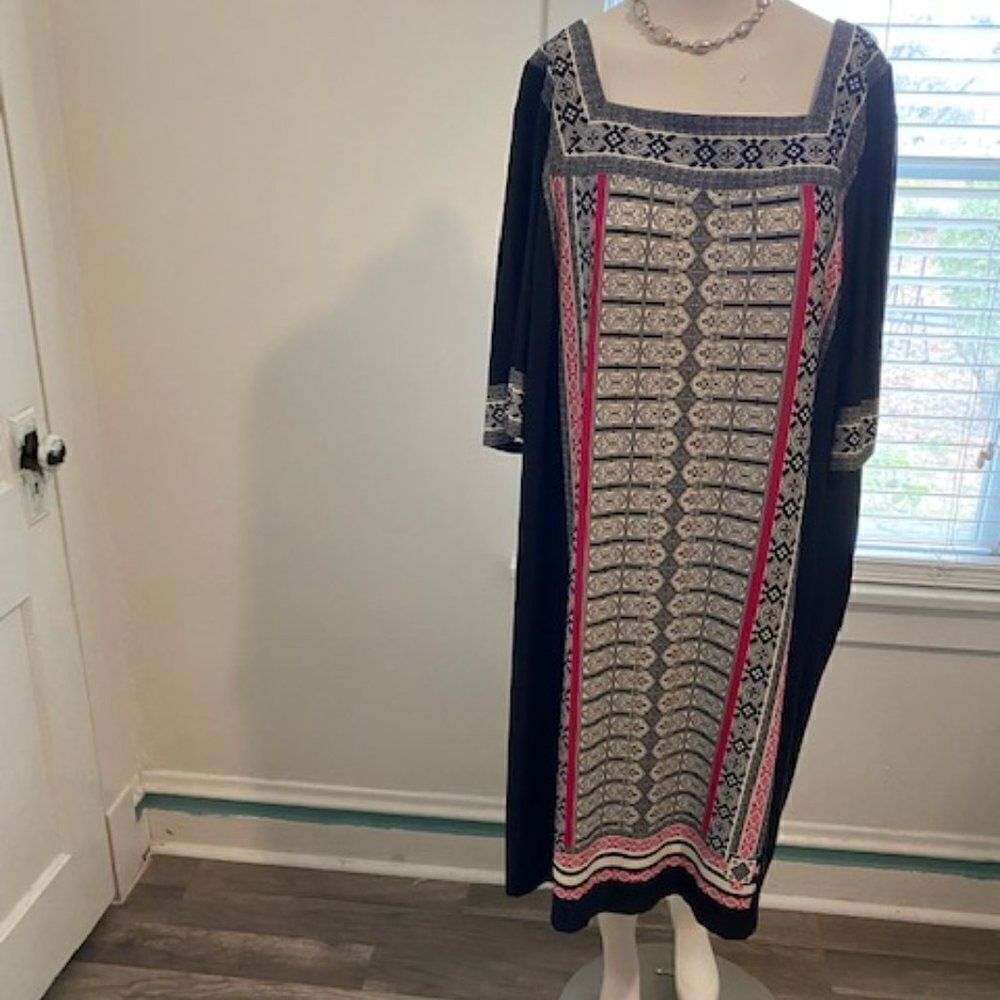 Studio One NY Black, White, Pink boat neckline shift elbow dress, size 3X